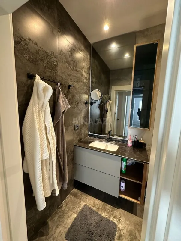 Satılır 3 otaqlı mənzil 125 m²
