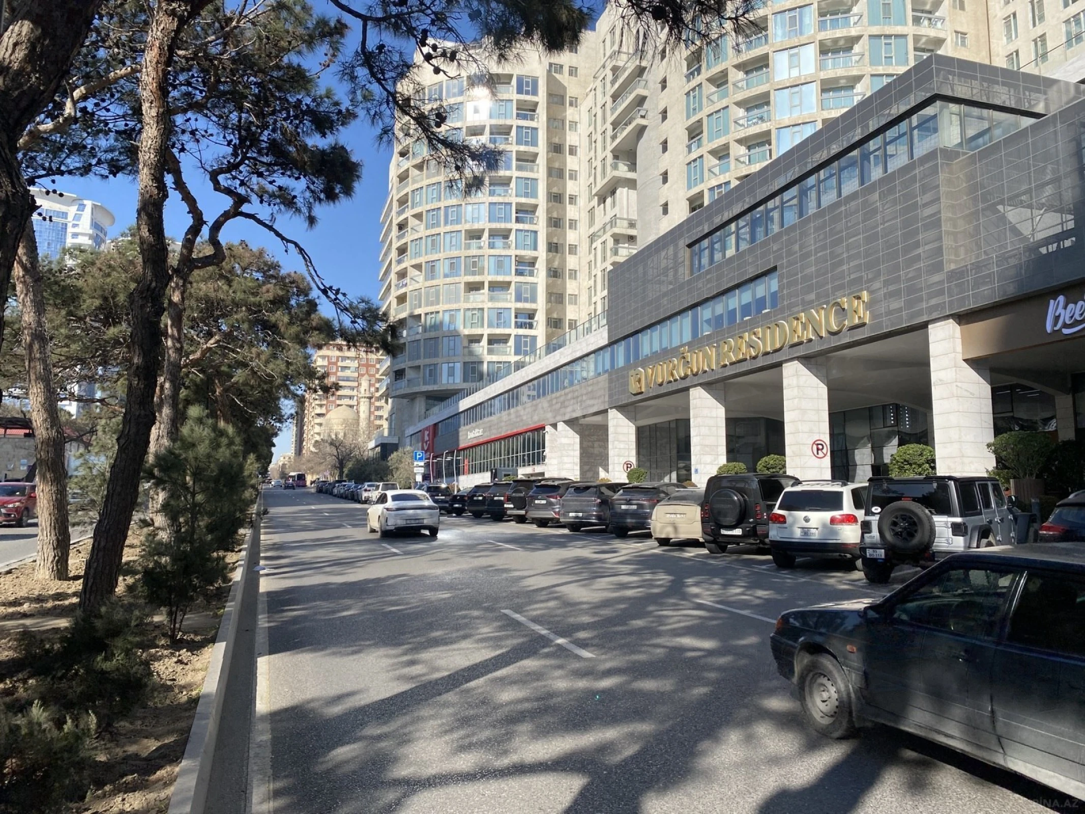 Satılır 3 otaqlı mənzil 130.5 m²