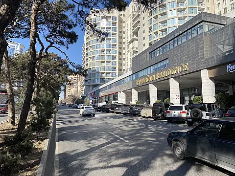 Satılır 3 otaqlı mənzil 130.5 m²