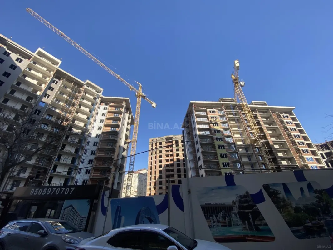 Satılır 3 otaqlı mənzil 130.5 m²