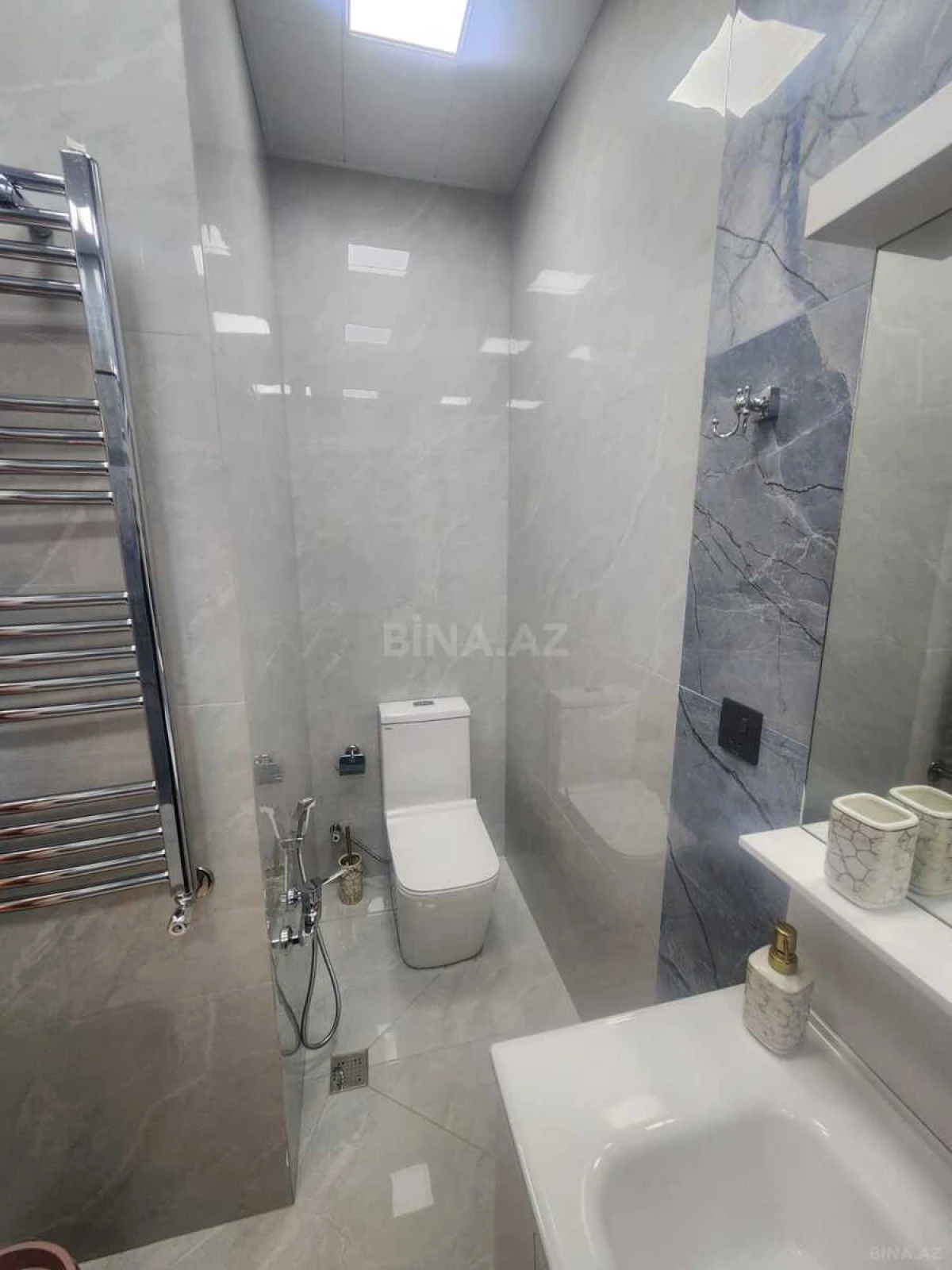 Kirayə verilir 2 otaqlı mənzil 73 m²