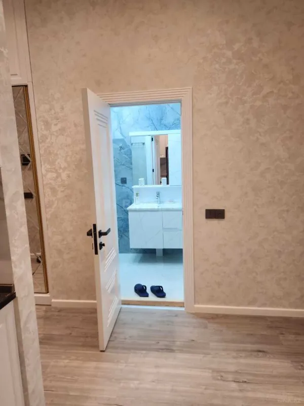 Kirayə verilir 2 otaqlı mənzil 73 m²