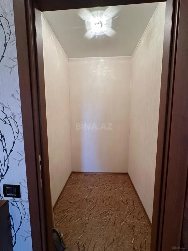 Satılır 4 otaqlı mənzil 195 m²