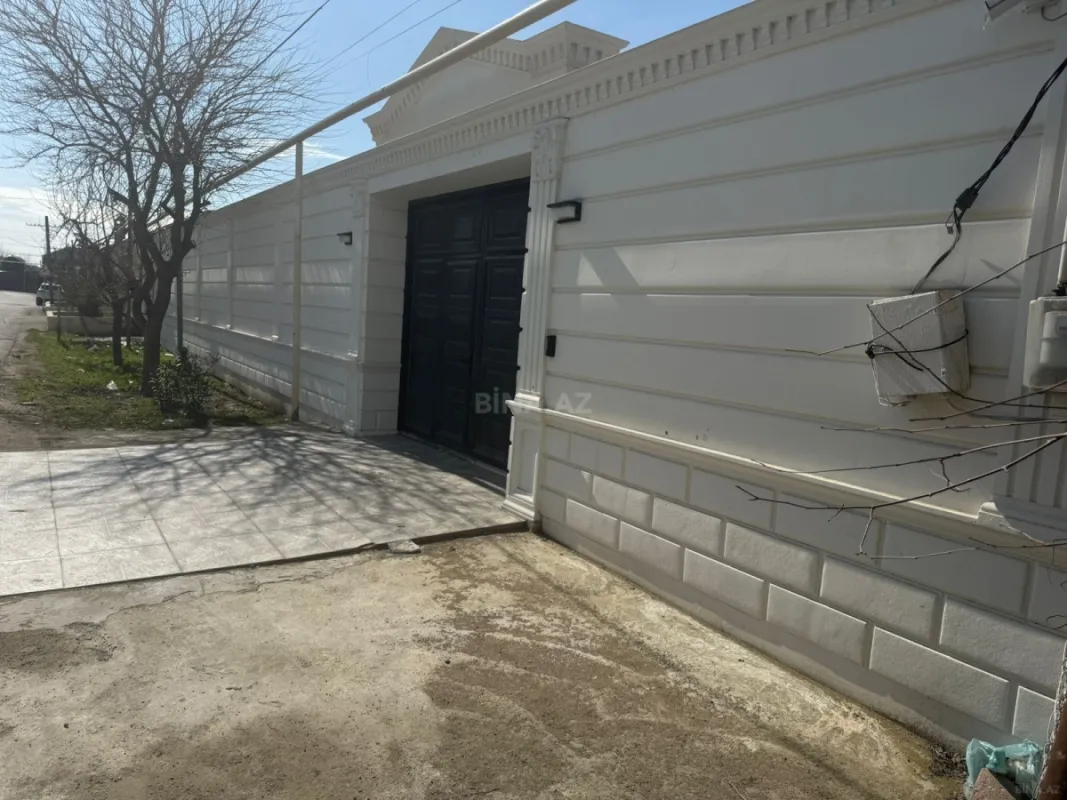 Satılır 3 otaqlı həyət evi 180 m²