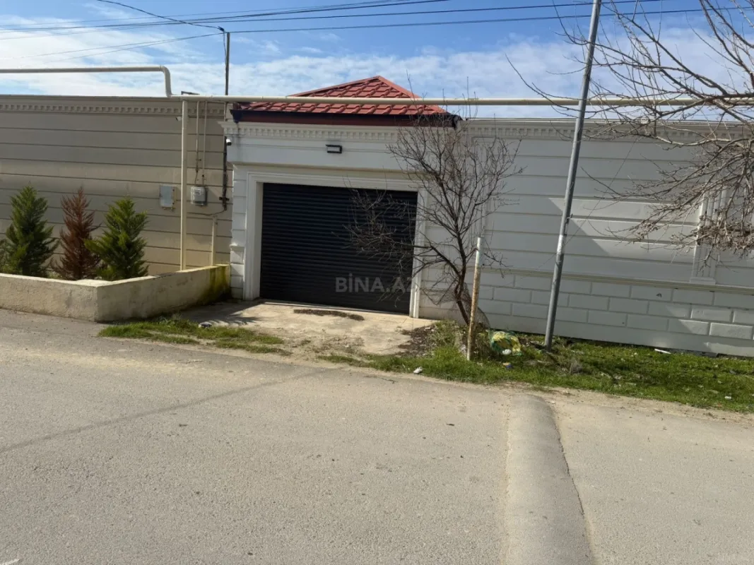 Satılır 3 otaqlı həyət evi 180 m²