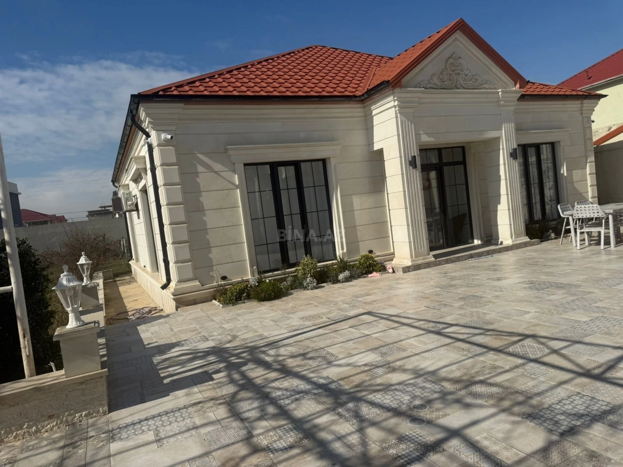 Satılır 3 otaqlı həyət evi 180 m²
