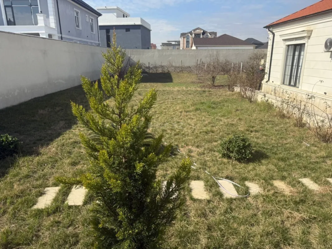 Satılır 3 otaqlı həyət evi 180 m²