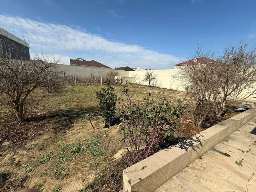 Satılır 3 otaqlı həyət evi 180 m²