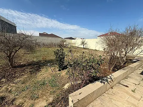 Satılır 3 otaqlı həyət evi 180 m²