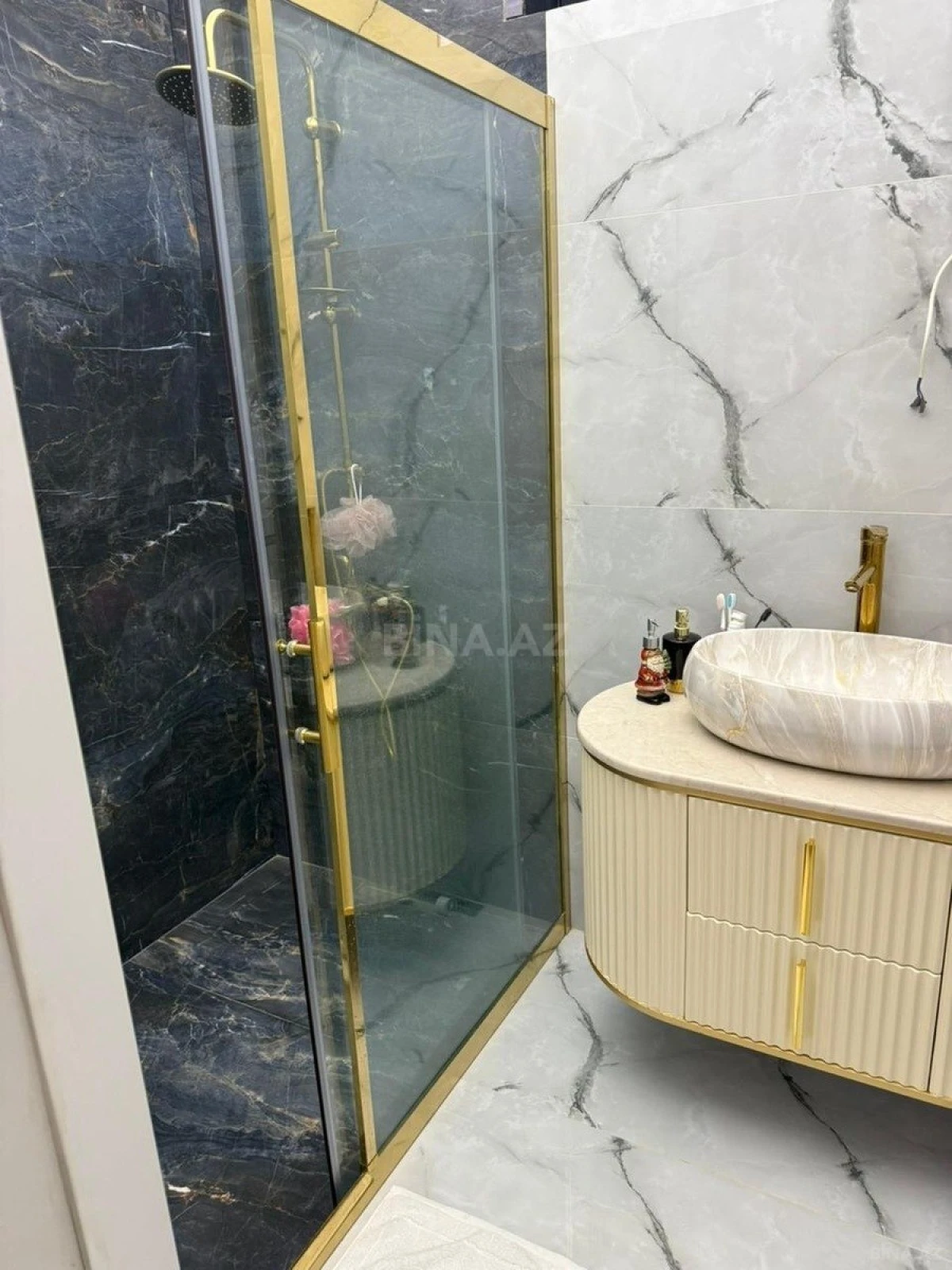 Satılır 3 otaqlı həyət evi 180 m²