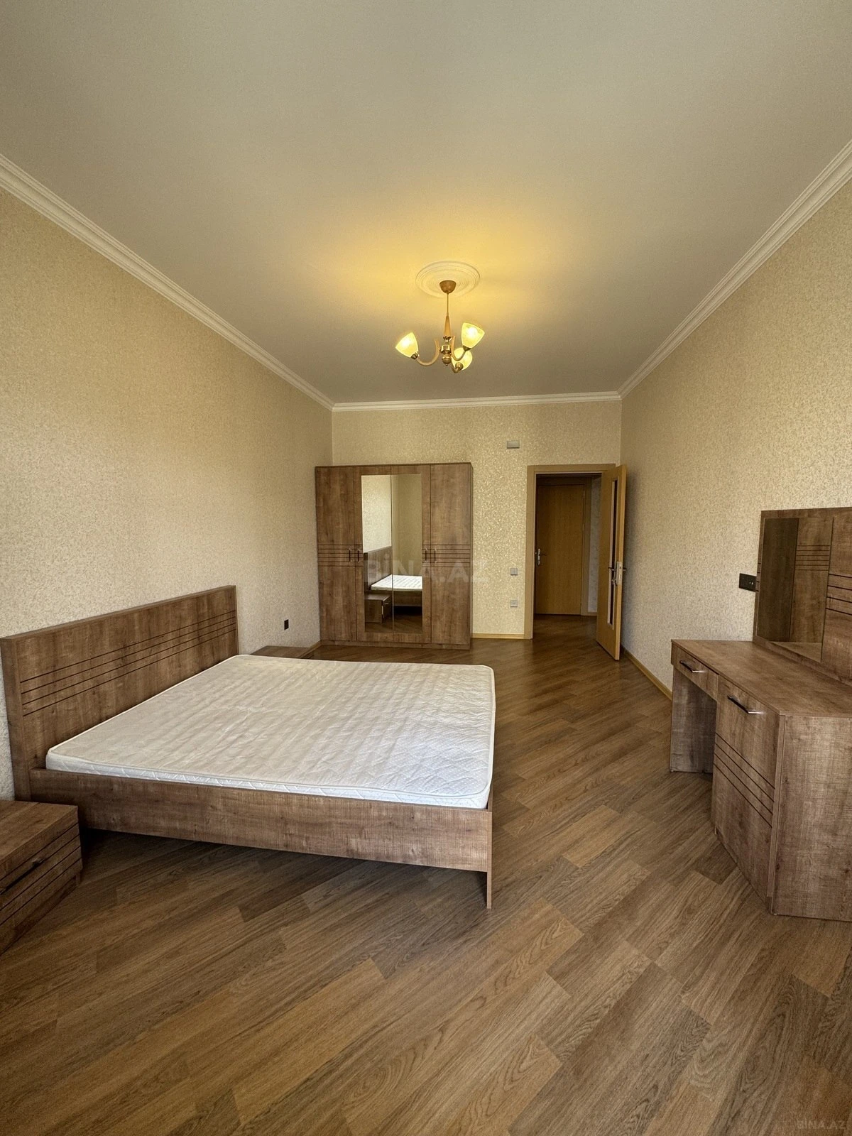 Kirayə verilir 3 otaqlı mənzil 120 m²