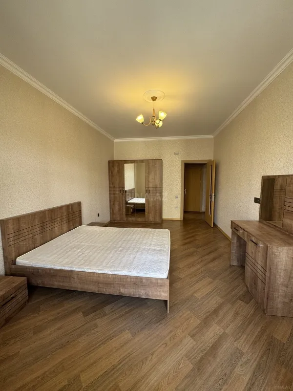 Kirayə verilir 3 otaqlı mənzil 120 m²