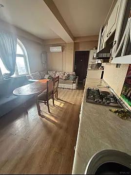 Kirayə verilir 2 otaqlı mənzil 85 m²