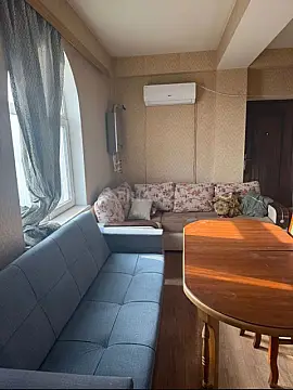 Kirayə verilir 2 otaqlı mənzil 85 m²