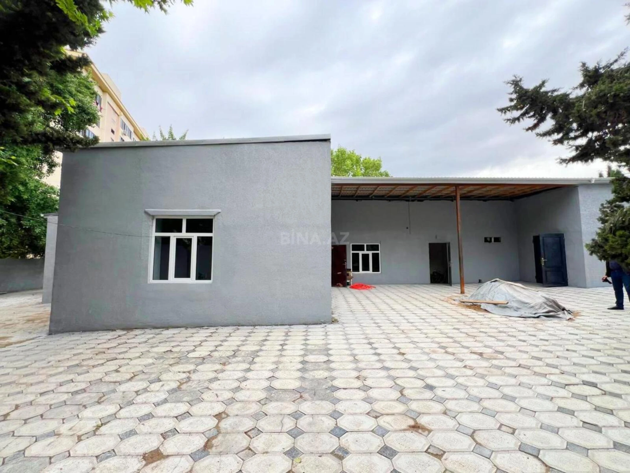 Satılır obyekt 450 m²
