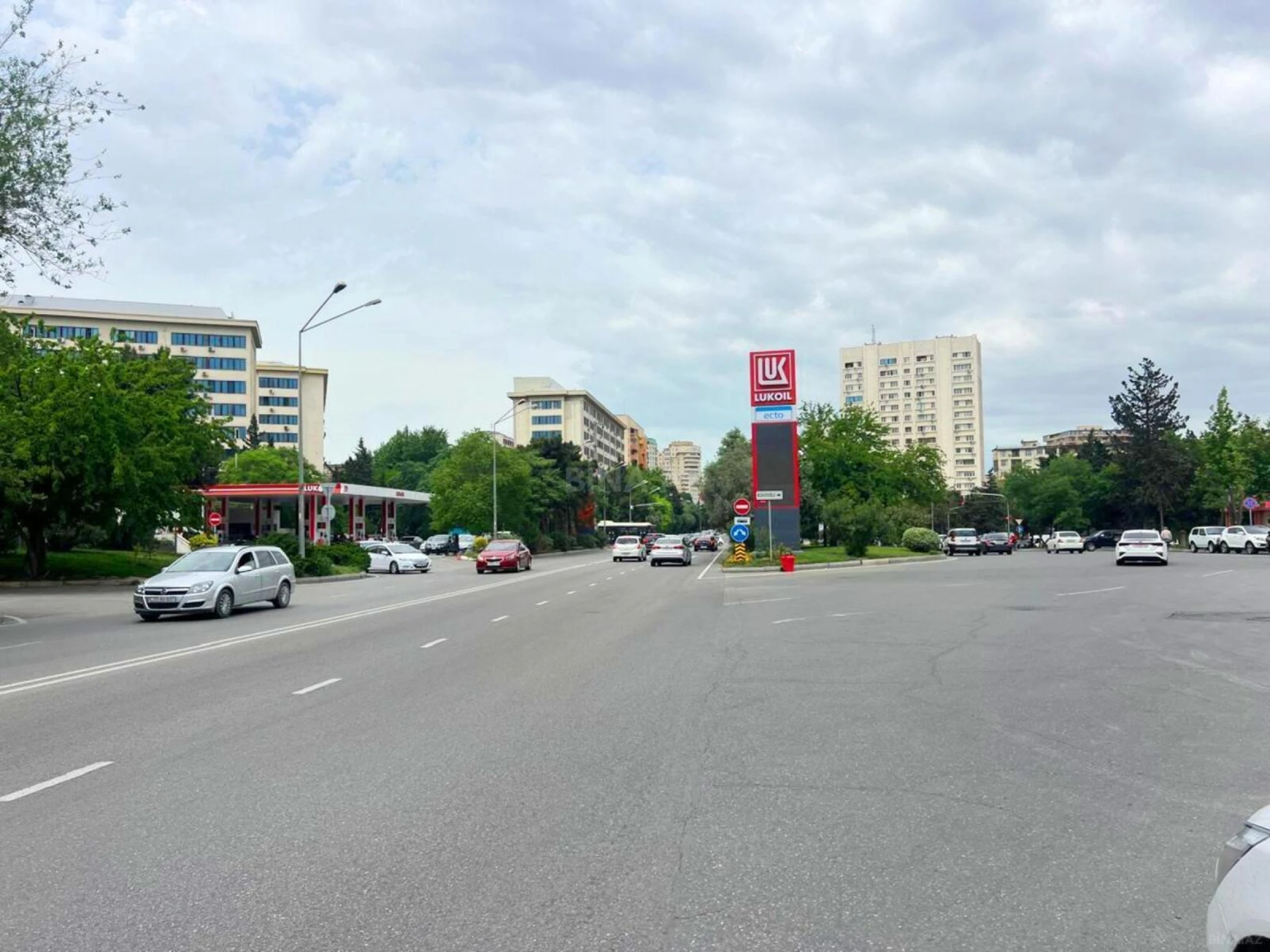 Satılır obyekt 450 m²