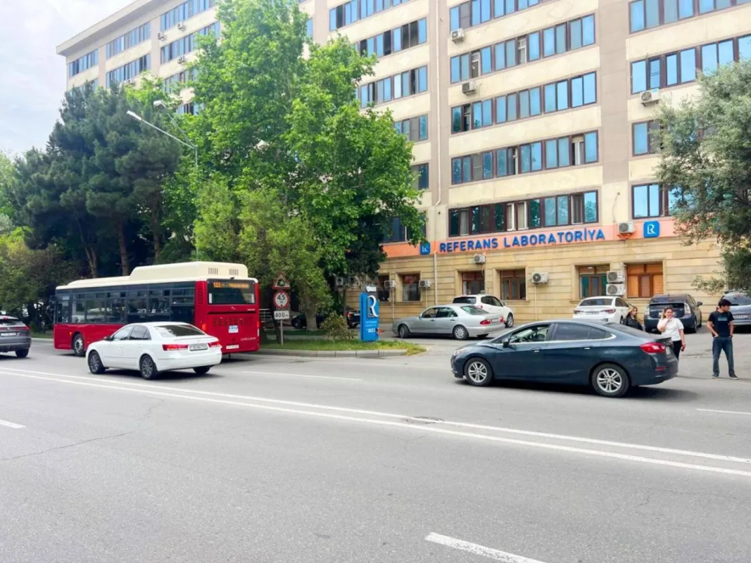 Satılır obyekt 450 m²