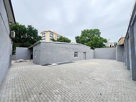Satılır obyekt 450 m² — Bakı, Nizami 450.00 m²