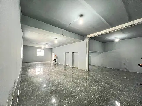Satılır obyekt 450 m²