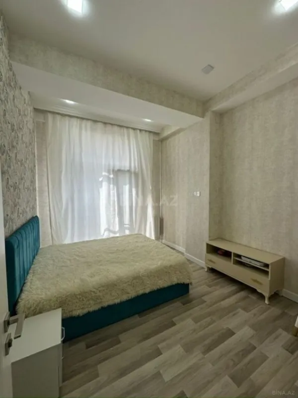 Satılır 4 otaqlı mənzil 127 m²