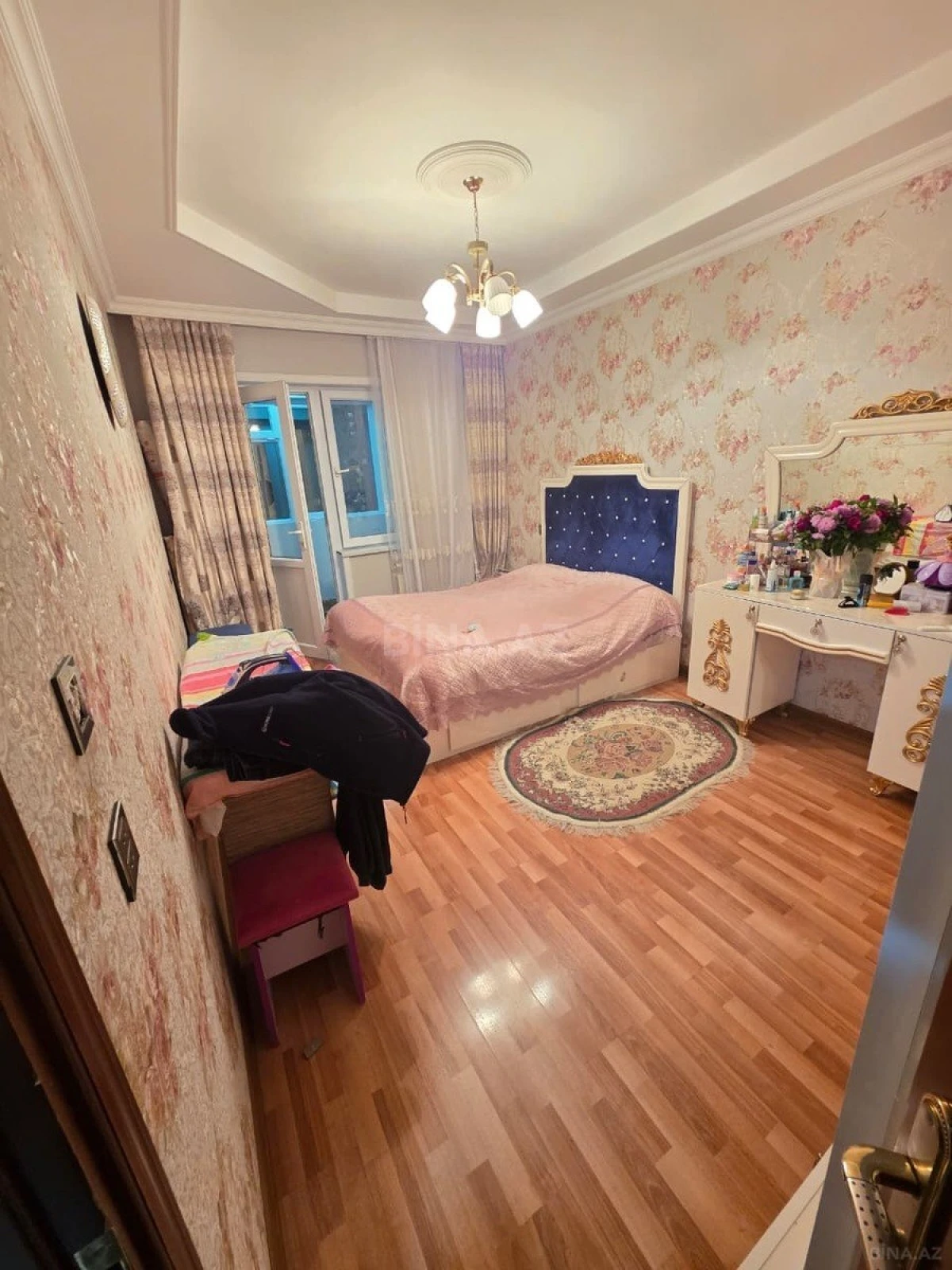 Satılır 4 otaqlı mənzil 110 m²