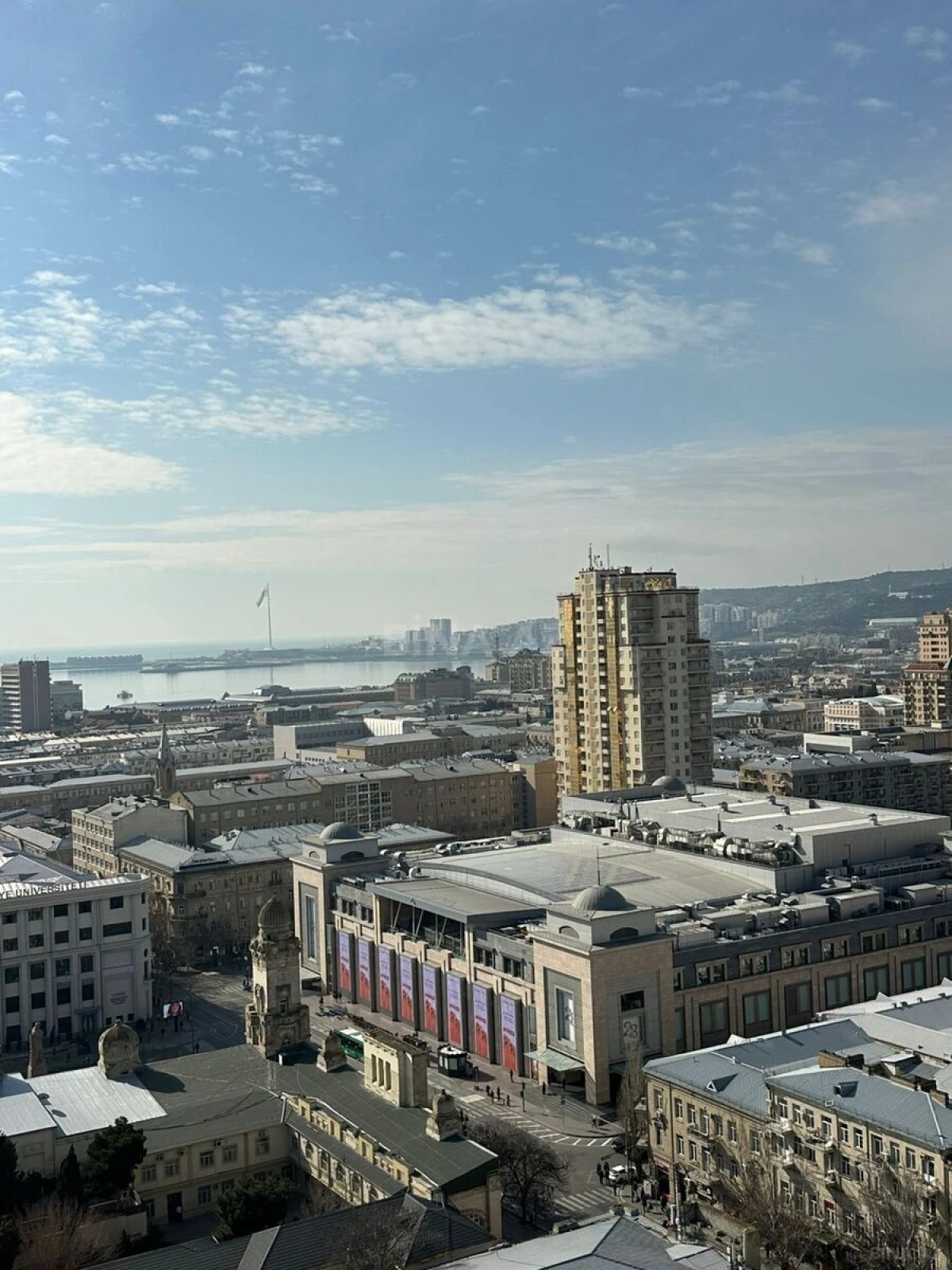 Satılır 3 otaqlı mənzil 138.4 m²