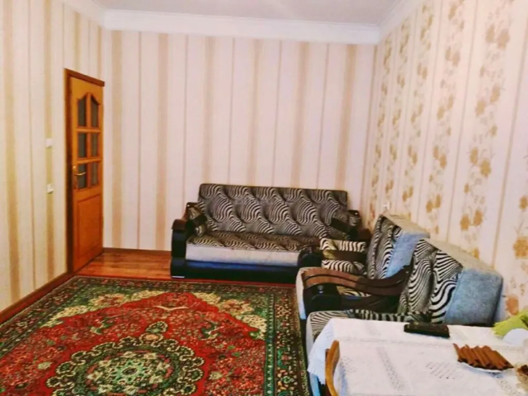 Kirayə verilir 2 otaqlı mənzil 70 m²