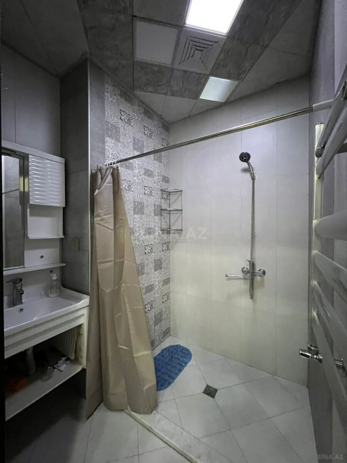 Satılır 2 otaqlı mənzil 68 m²