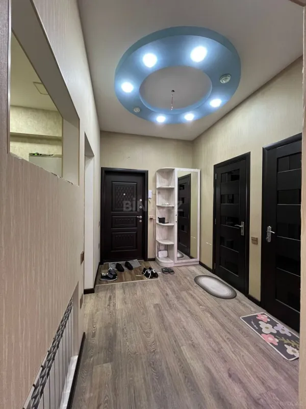 Satılır 2 otaqlı mənzil 68 m²