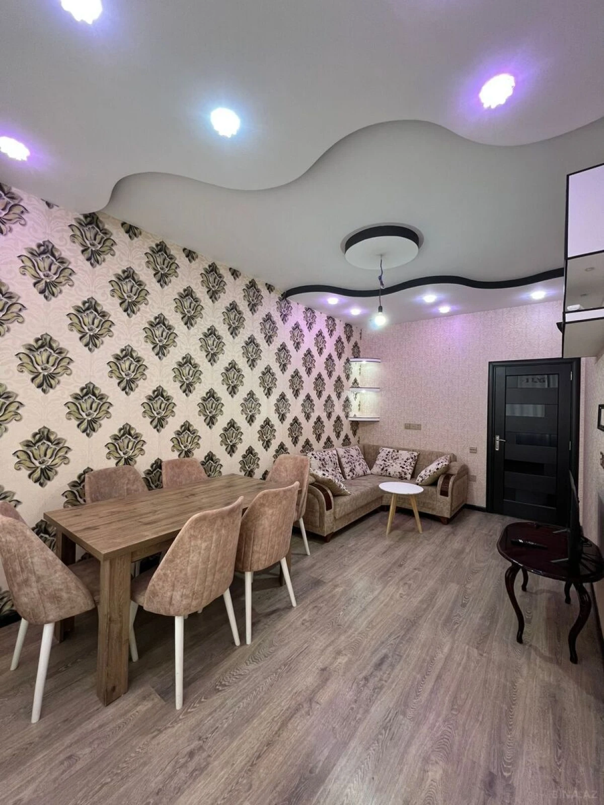 Satılır 2 otaqlı mənzil 68 m²