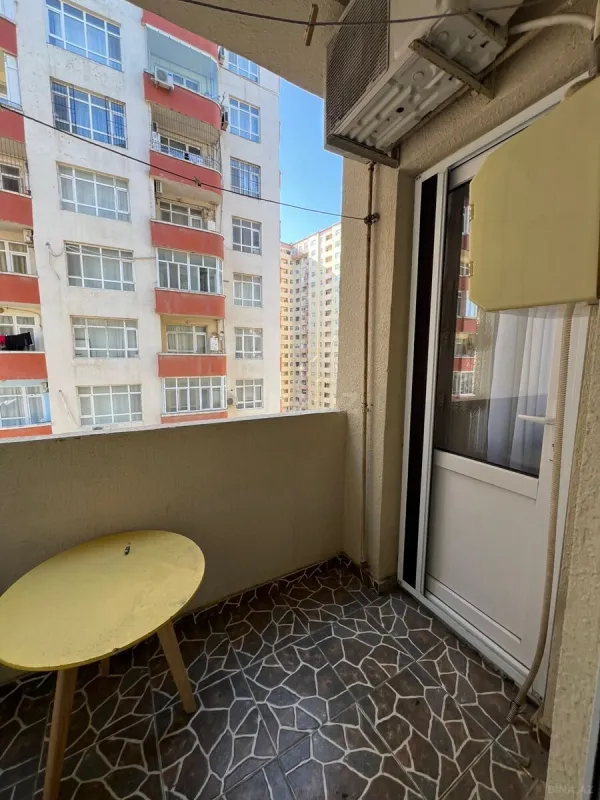 Satılır 2 otaqlı mənzil 68 m²