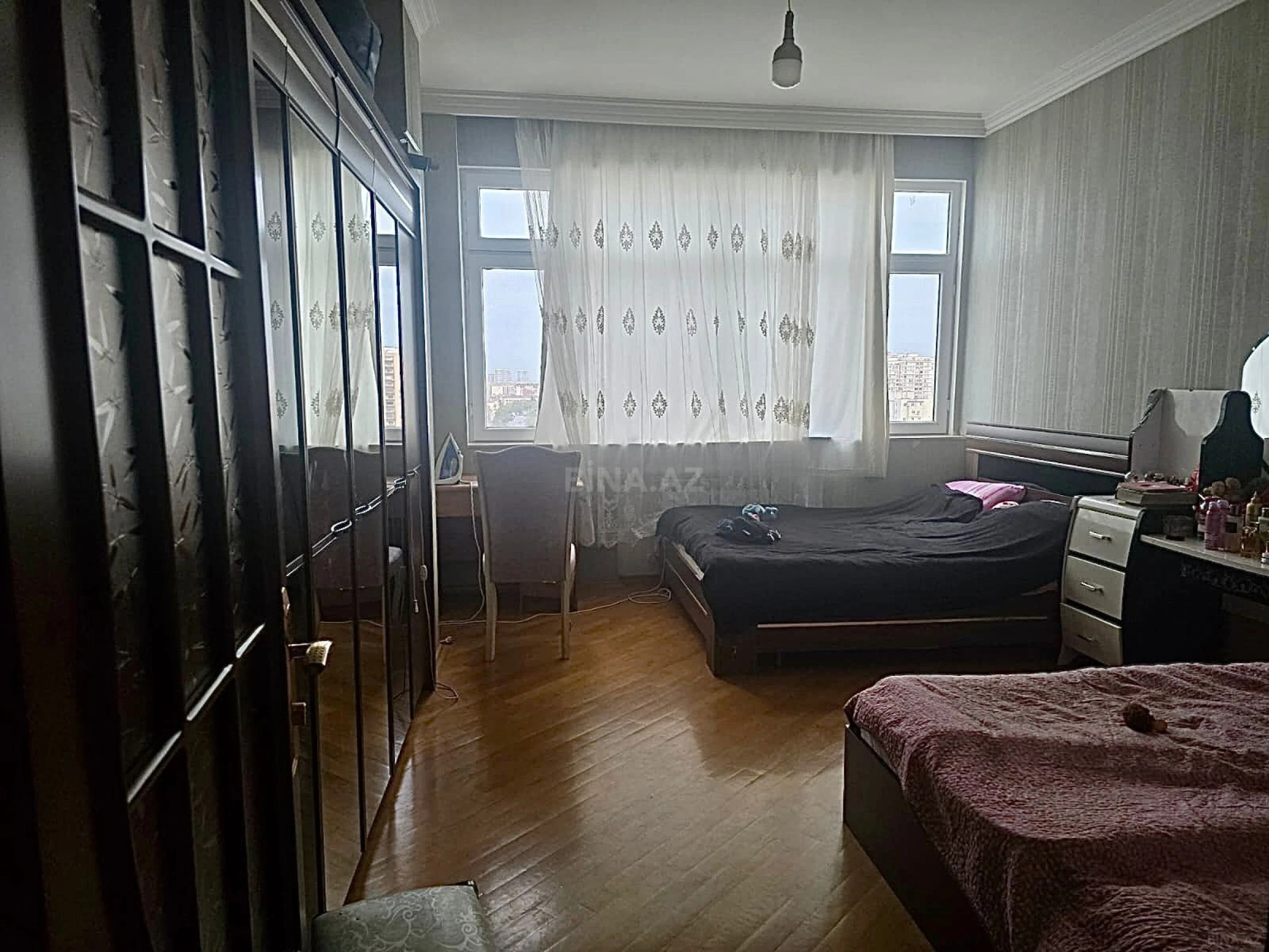 Satılır 3 otaqlı mənzil 132 m²