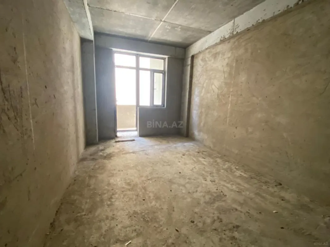 Satılır 4 otaqlı mənzil 175 m²