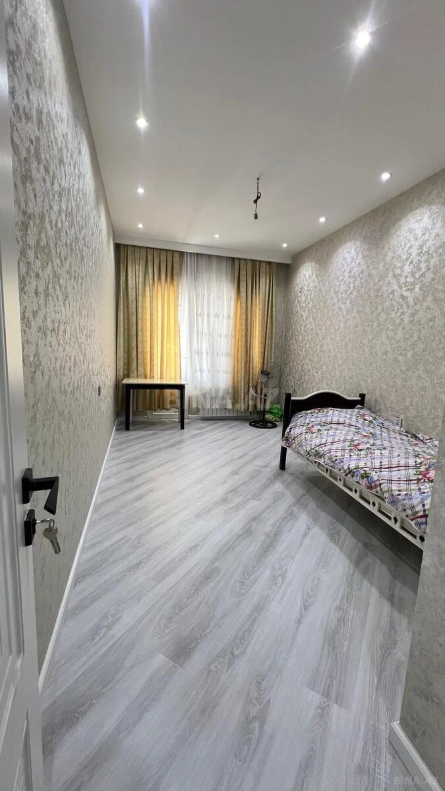 Satılır 2 otaqlı mənzil 65 m²