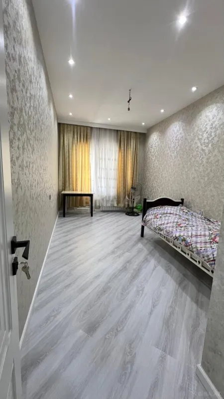 Satılır 2 otaqlı mənzil 65 m²