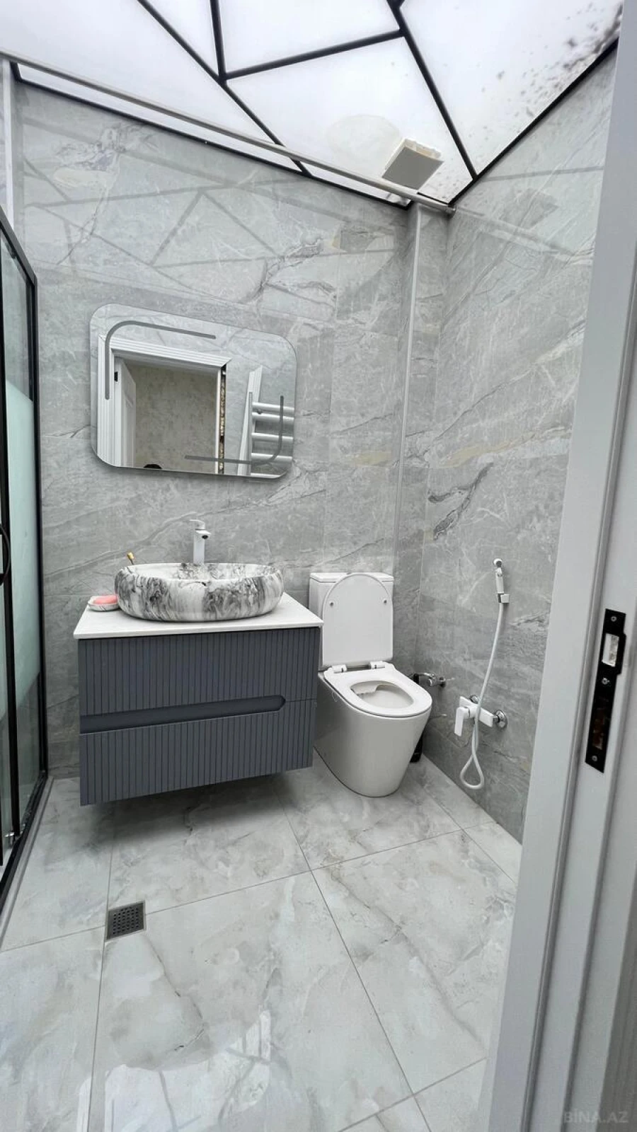 Satılır 2 otaqlı mənzil 65 m²