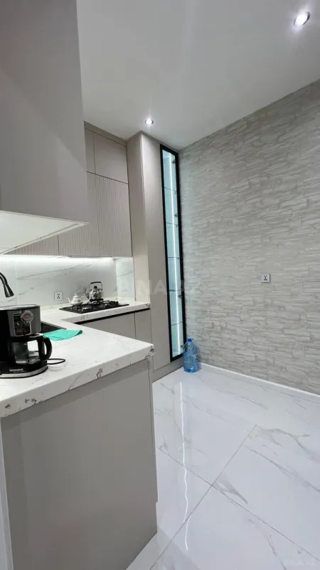 Satılır 2 otaqlı mənzil 65 m²
