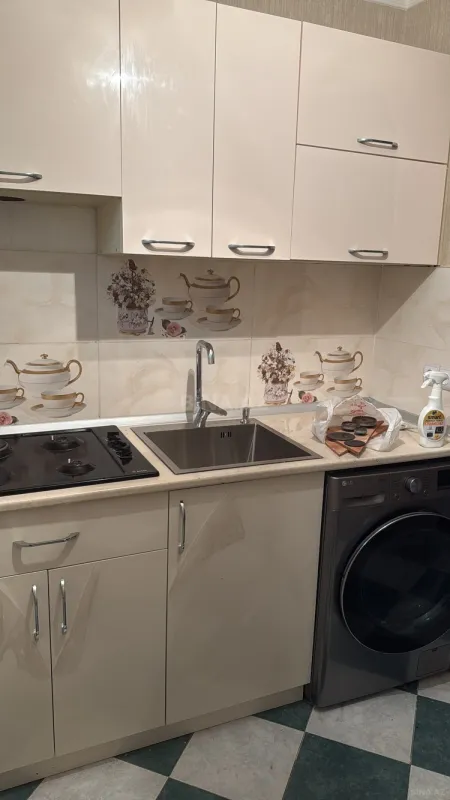 Kirayə verilir 2 otaqlı mənzil 50 m²