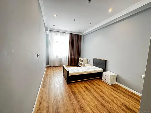Kirayə verilir 3 otaqlı mənzil 130 m²