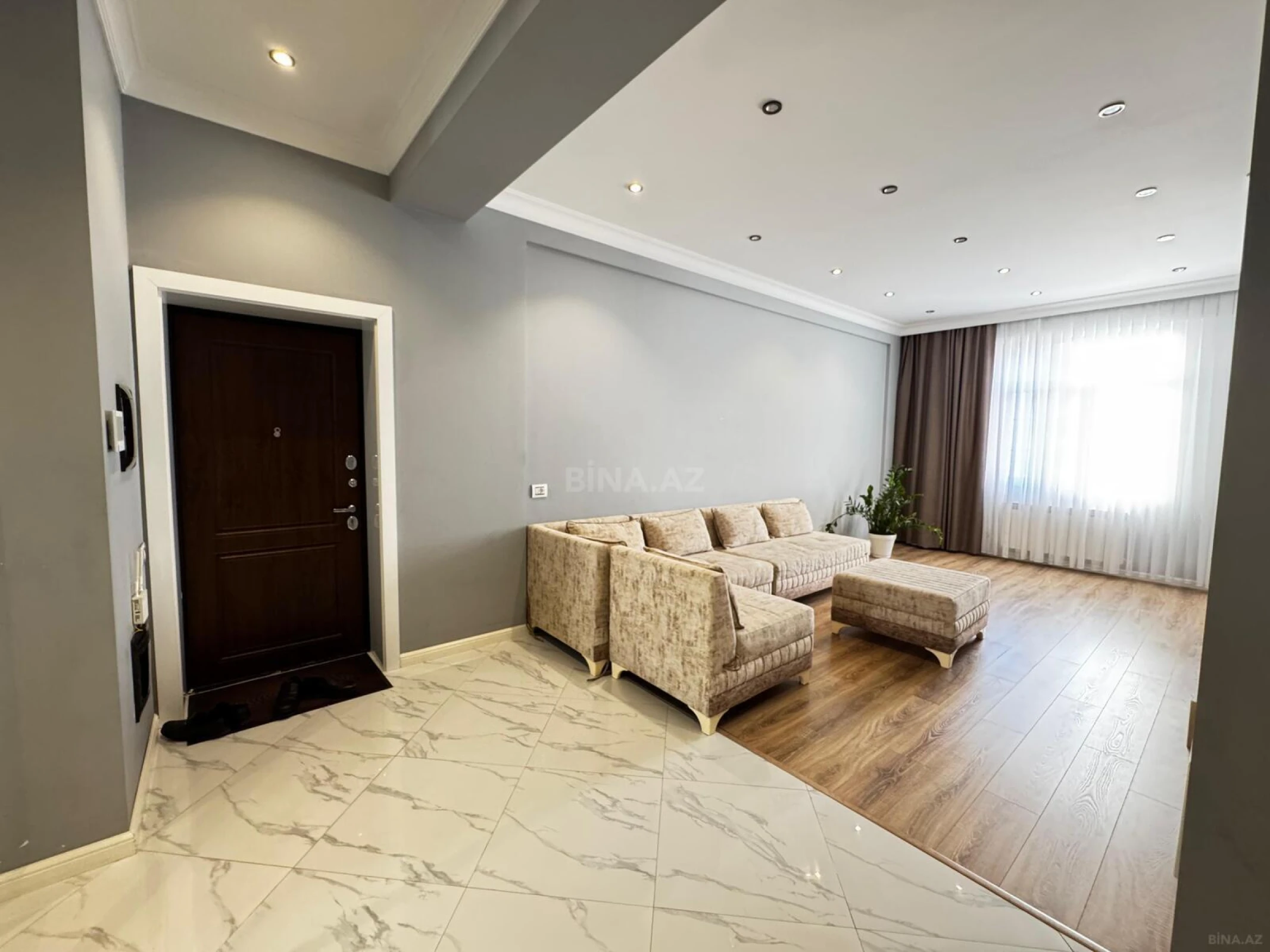 Kirayə verilir 3 otaqlı mənzil 130 m²
