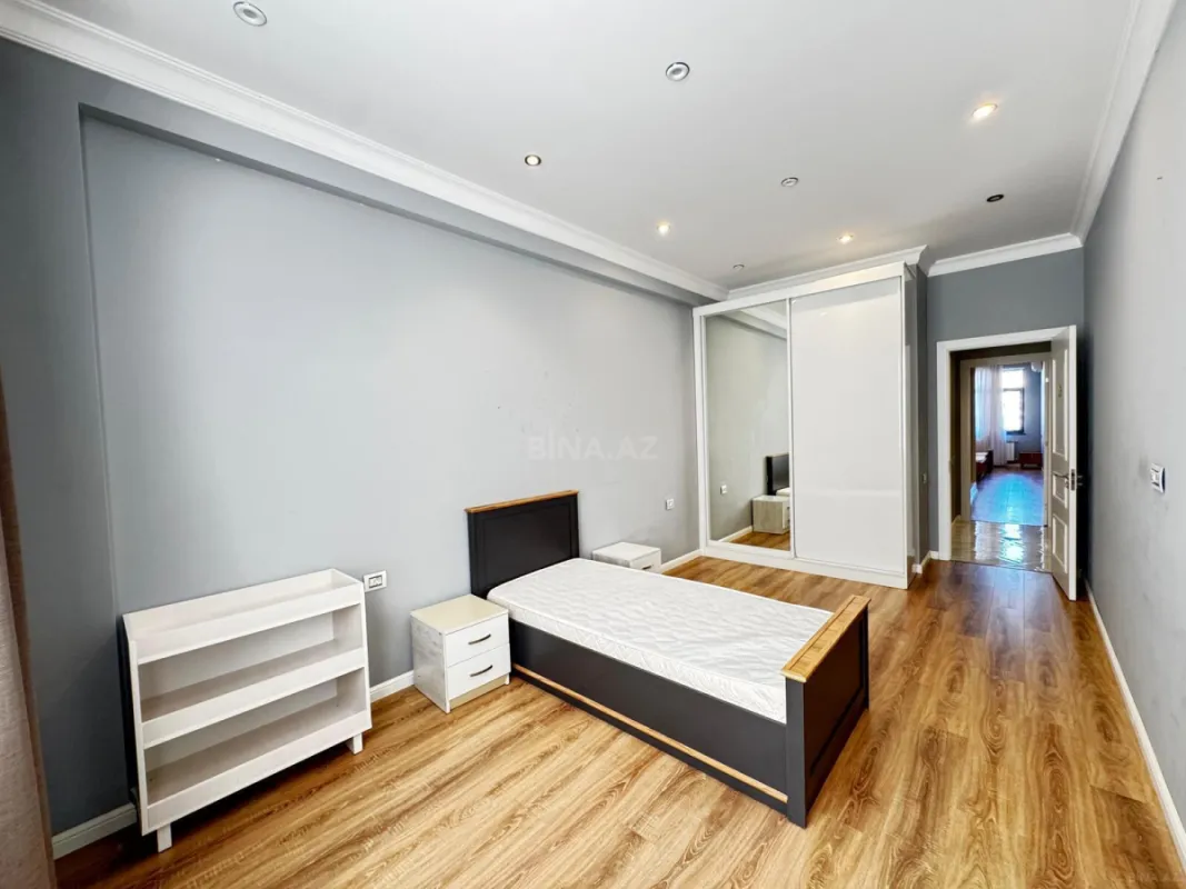 Kirayə verilir 3 otaqlı mənzil 130 m²