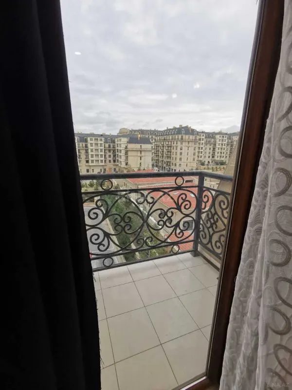 Kirayə verilir 3 otaqlı mənzil 125 m²