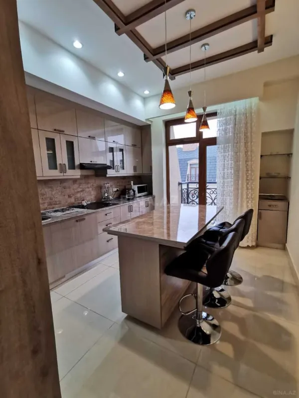 Kirayə verilir 3 otaqlı mənzil 125 m²