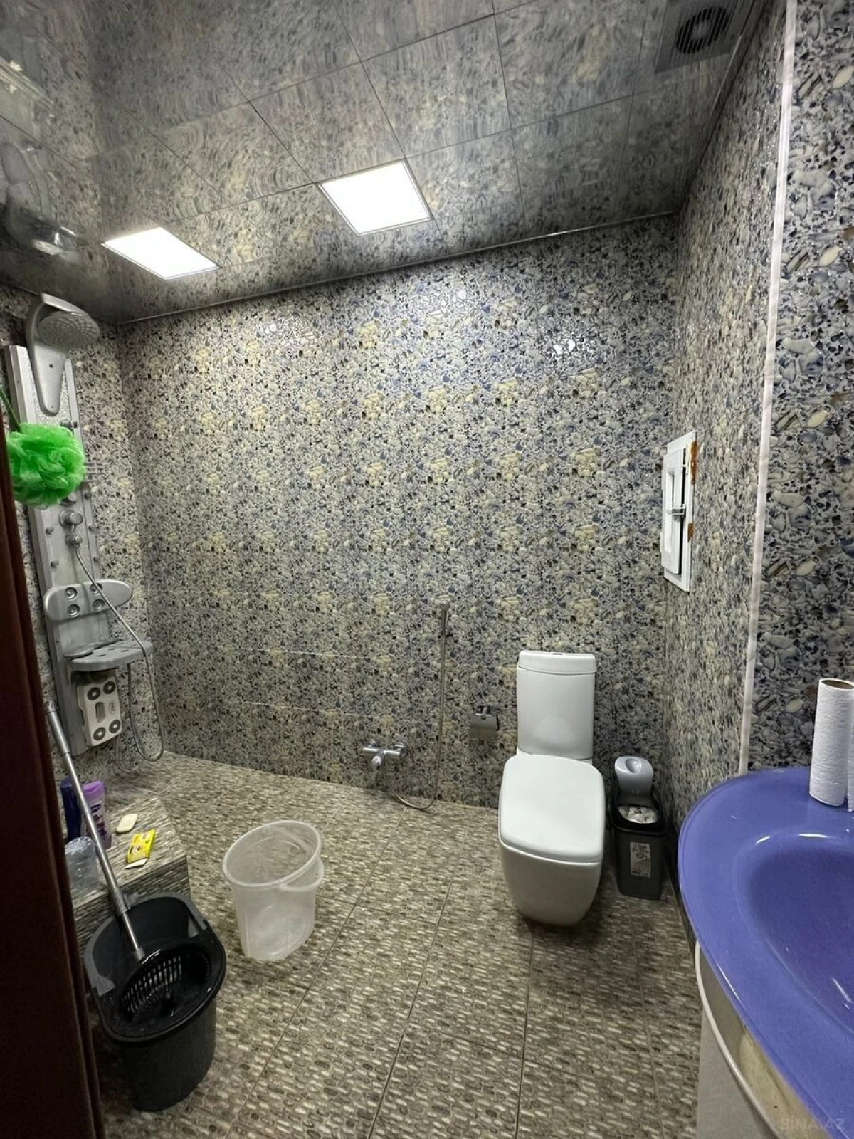 Kirayə verilir 4 otaqlı mənzil 192 m²