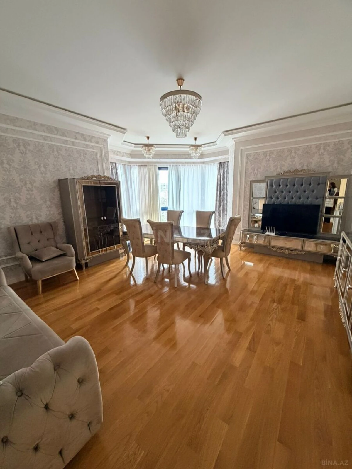 Kirayə verilir 2 otaqlı mənzil 130 m²