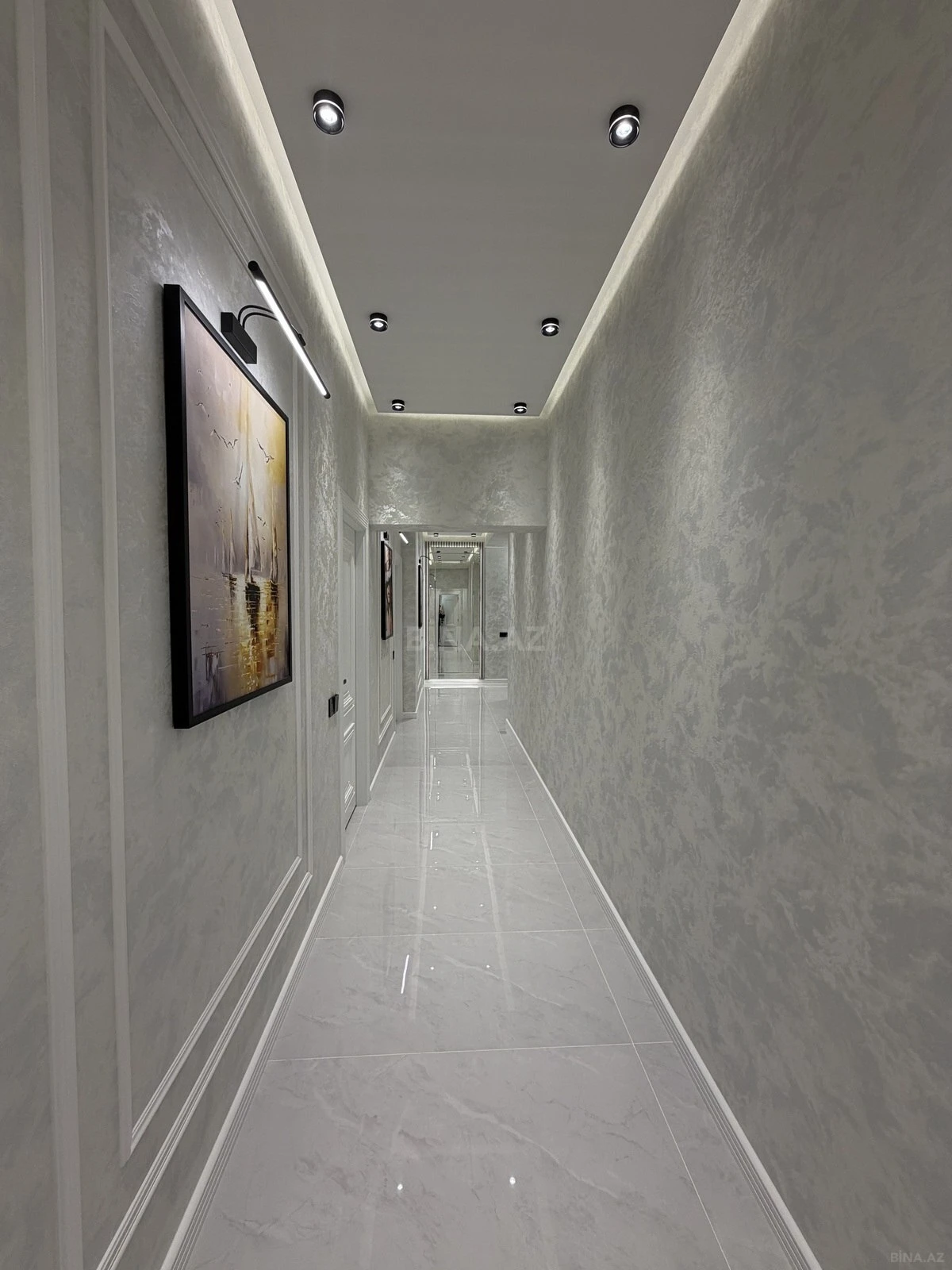 Satılır 3 otaqlı mənzil 105 m²