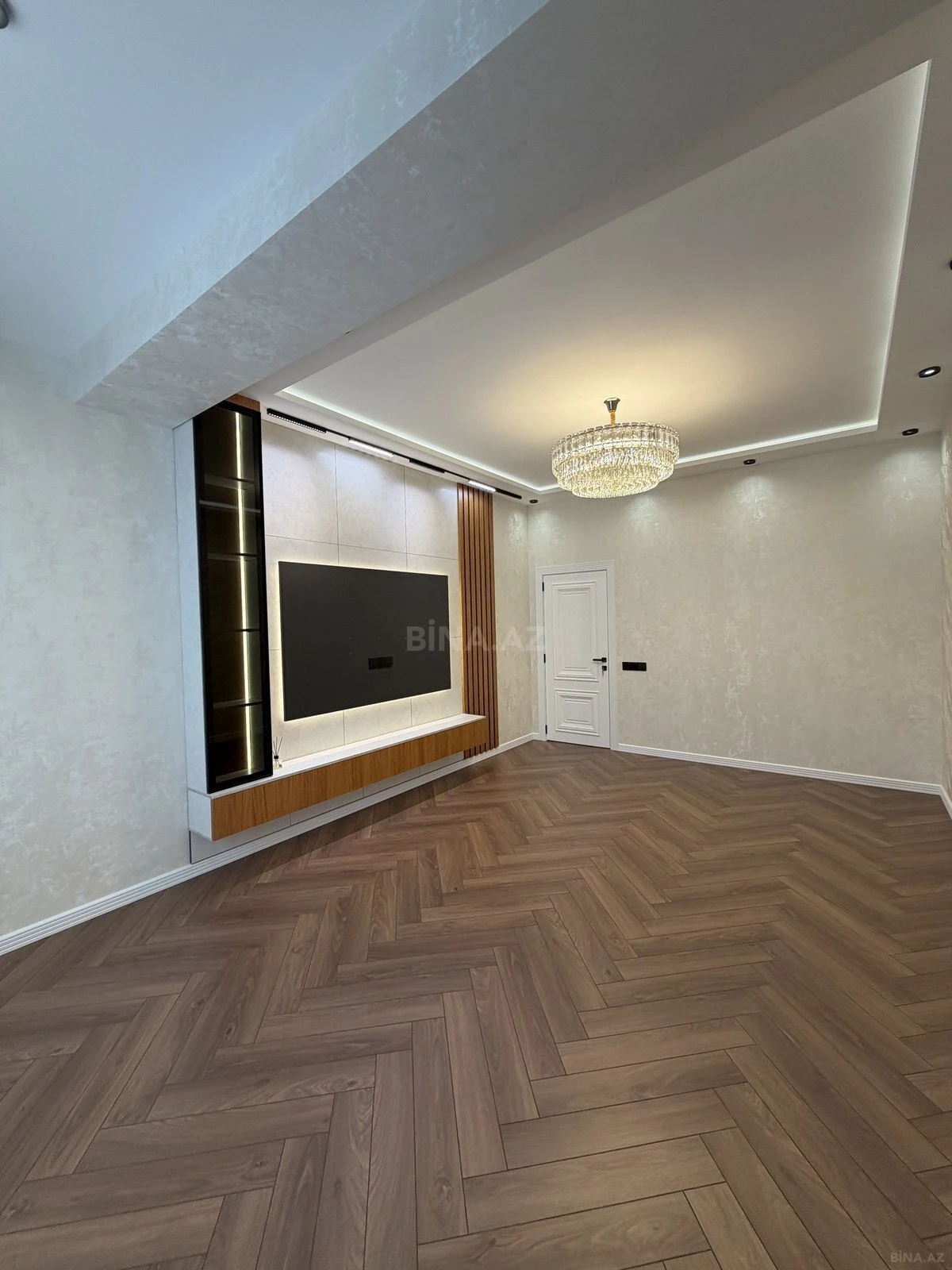 Satılır 3 otaqlı mənzil 105 m²