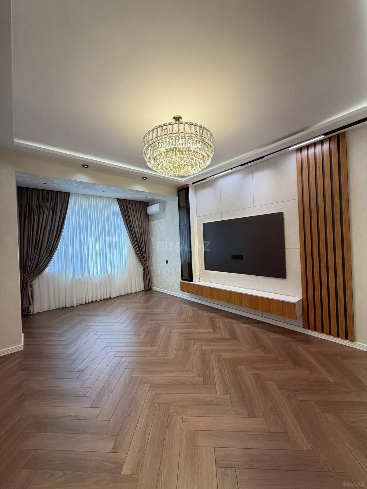 Satılır 3 otaqlı mənzil 105 m²