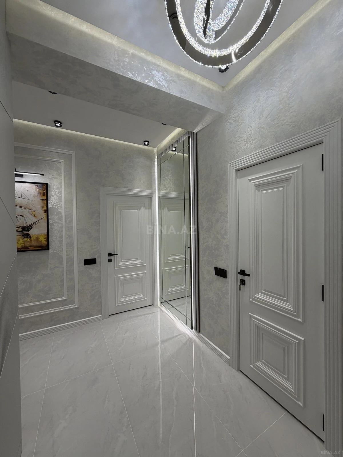 Satılır 3 otaqlı mənzil 105 m²