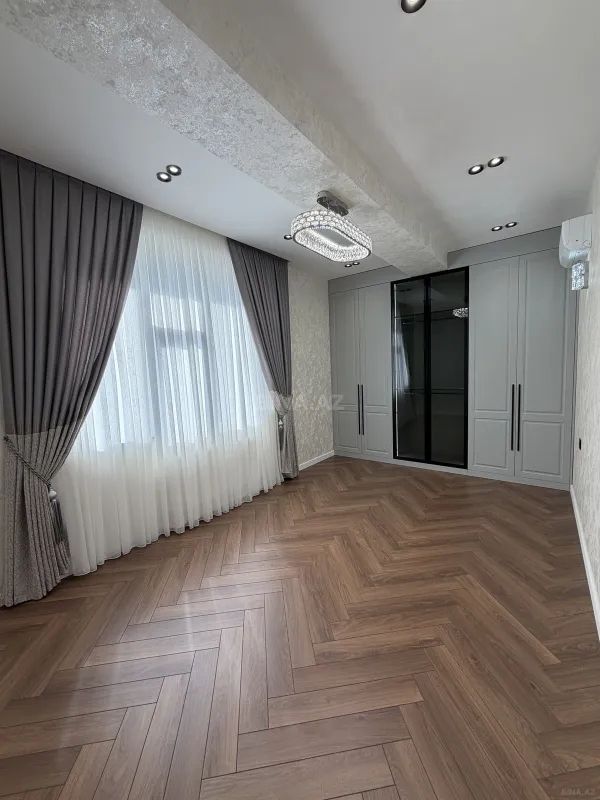 Satılır 3 otaqlı mənzil 105 m²